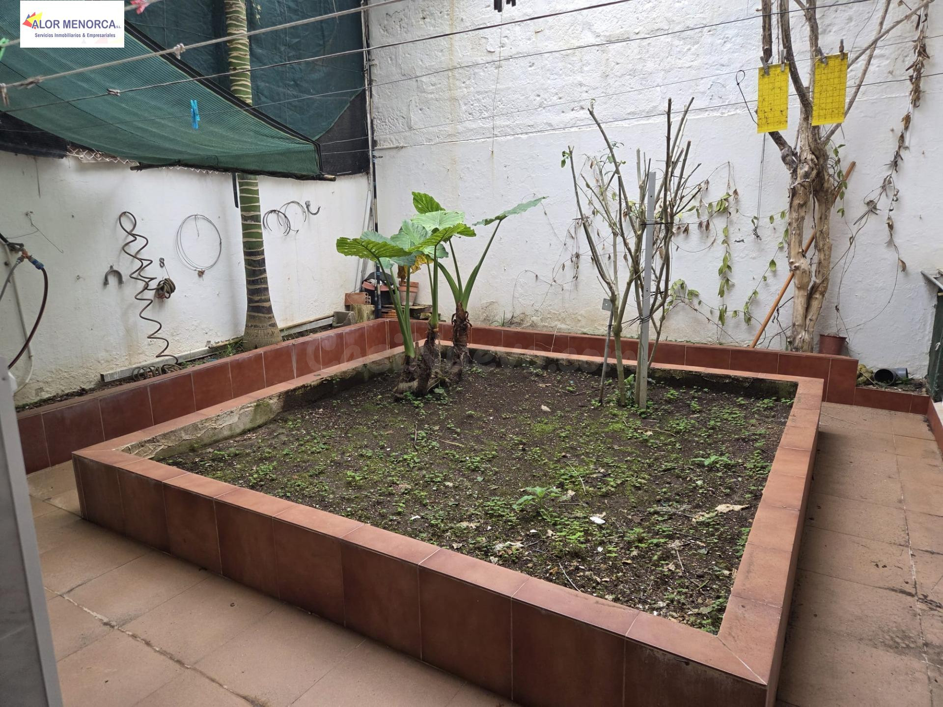 SE VENDE CASA UNIFAMILIAR CON GARAJE Y JARDÍN - foto 2