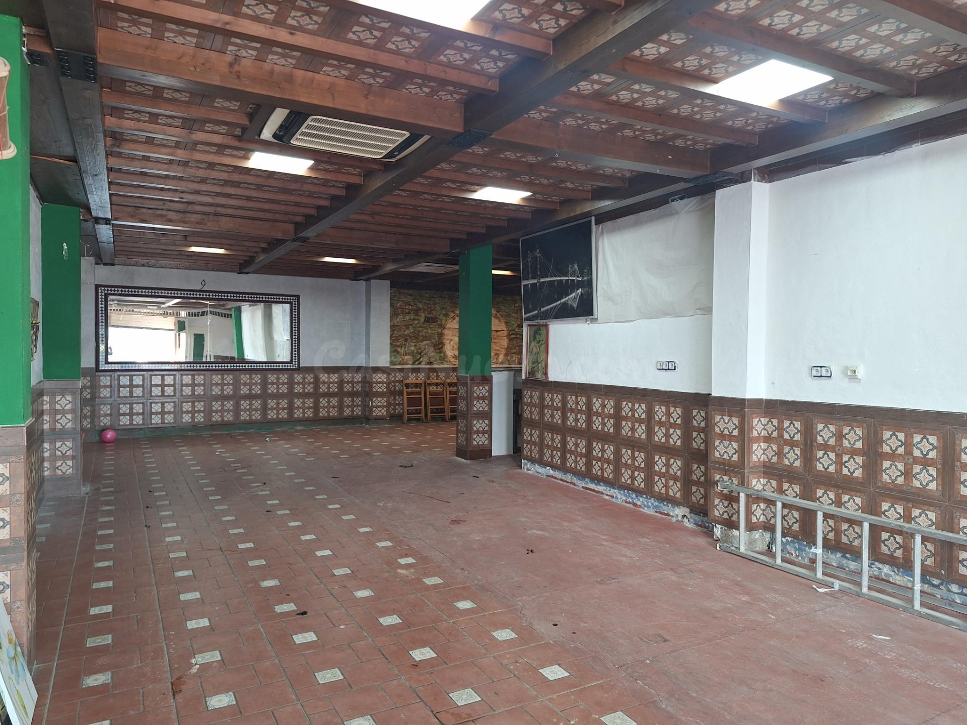 LOCAL COMERCIAL EN VENTA EN CAMAS - foto 2