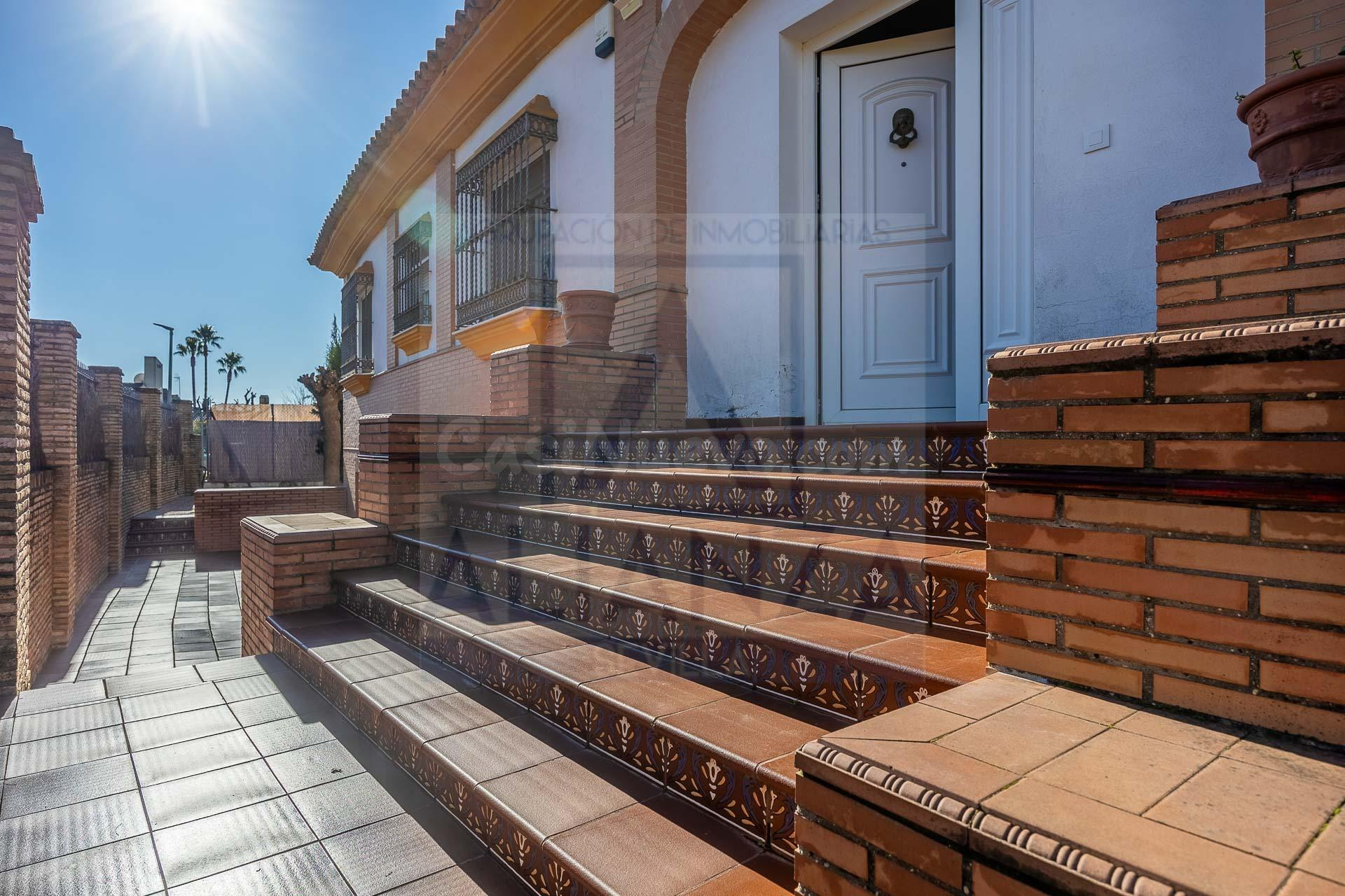 Venta de chalet en Valencina de la Concepción, Sevilla - foto 3