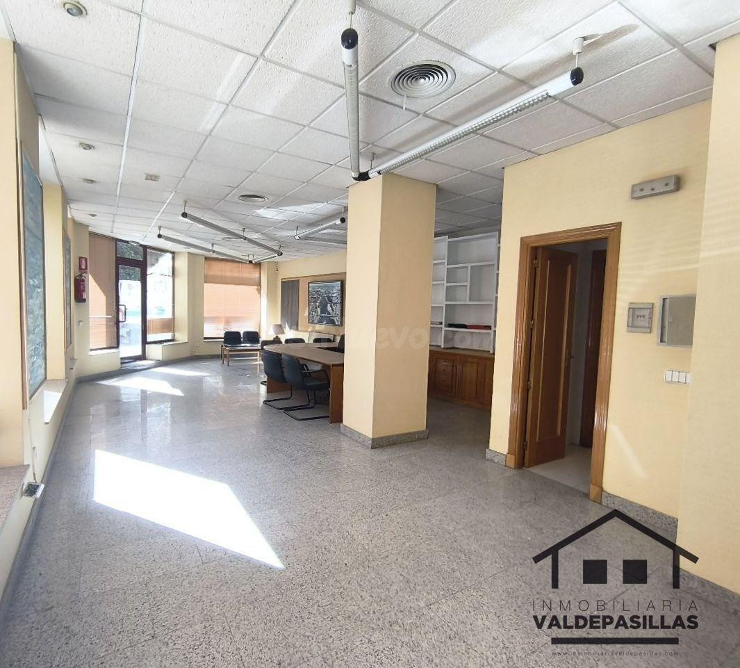 LOCAL ACONDICIONADO DE ESQUINA EN PLENA ZONA CENTRO DE BADAJOZ - foto 5