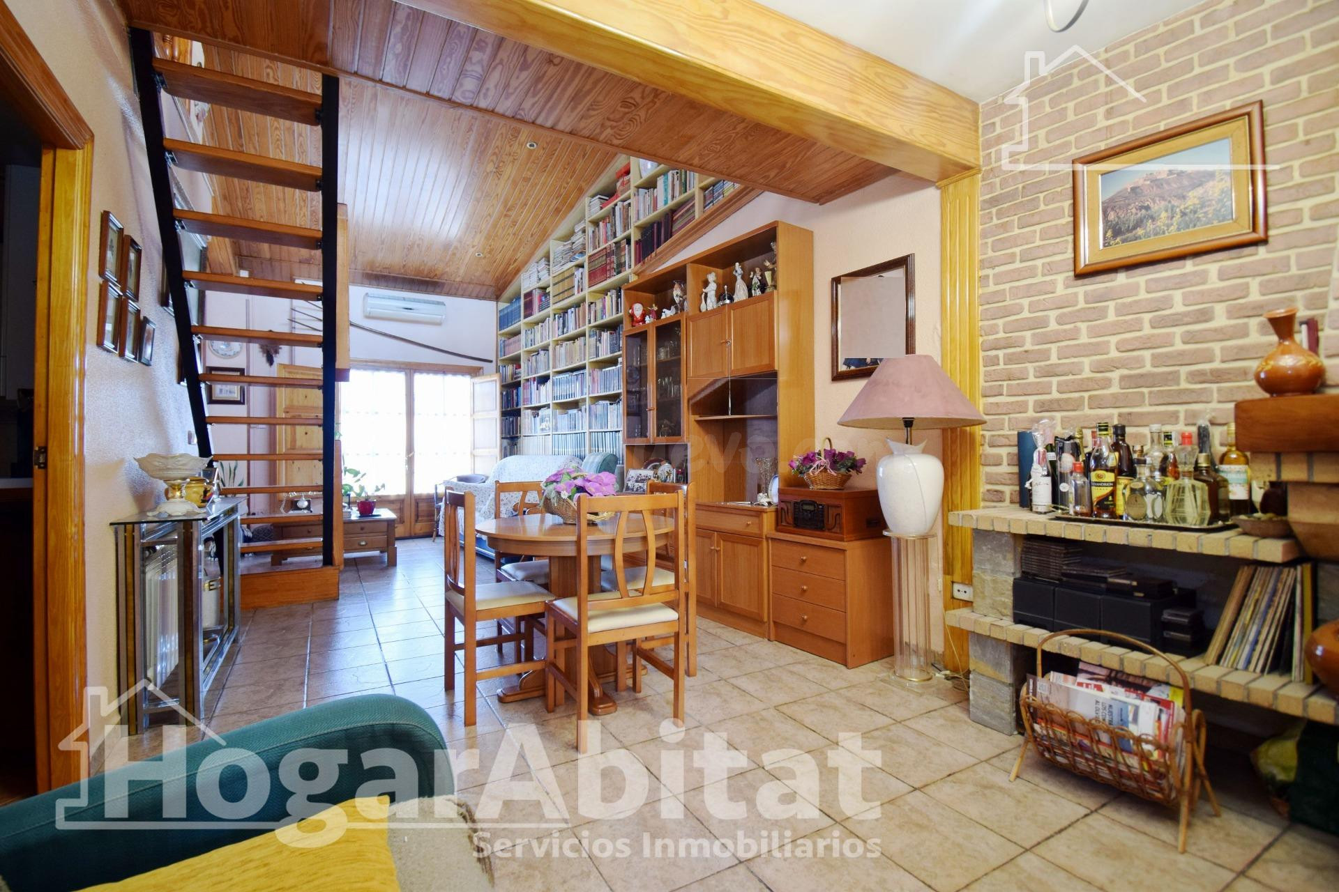 CHALET SEMINUEVO CON PISCINA, GARAJE, JARDIN Y TERRAZA - foto 5