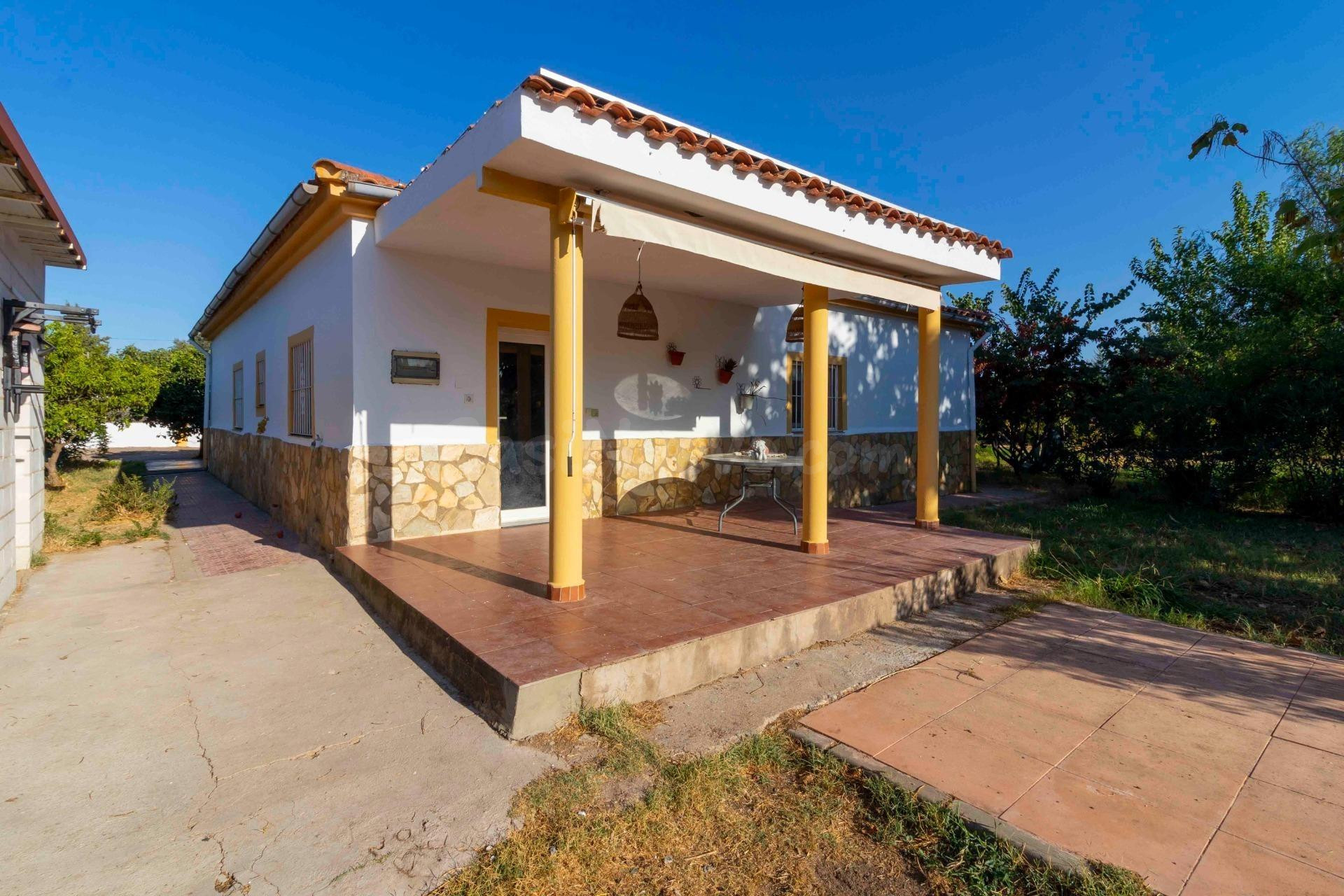 PARCELA CON VIVIENDA PARA ENTRAR A VIVIR Y PISCINA EN LA DEHESA DE CALAMON - foto 5
