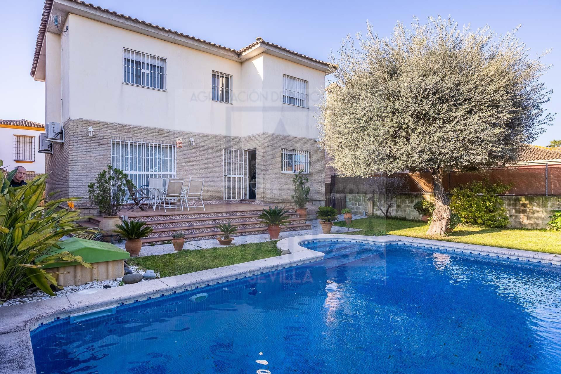 Chalet en venta en Valencina de la Concepción
