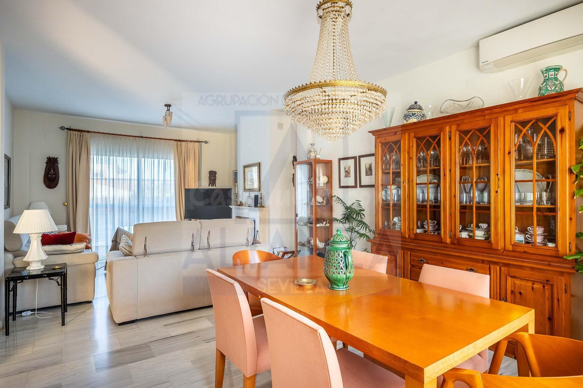 Chalet en venta en Valencina de la Concepción - foto 3