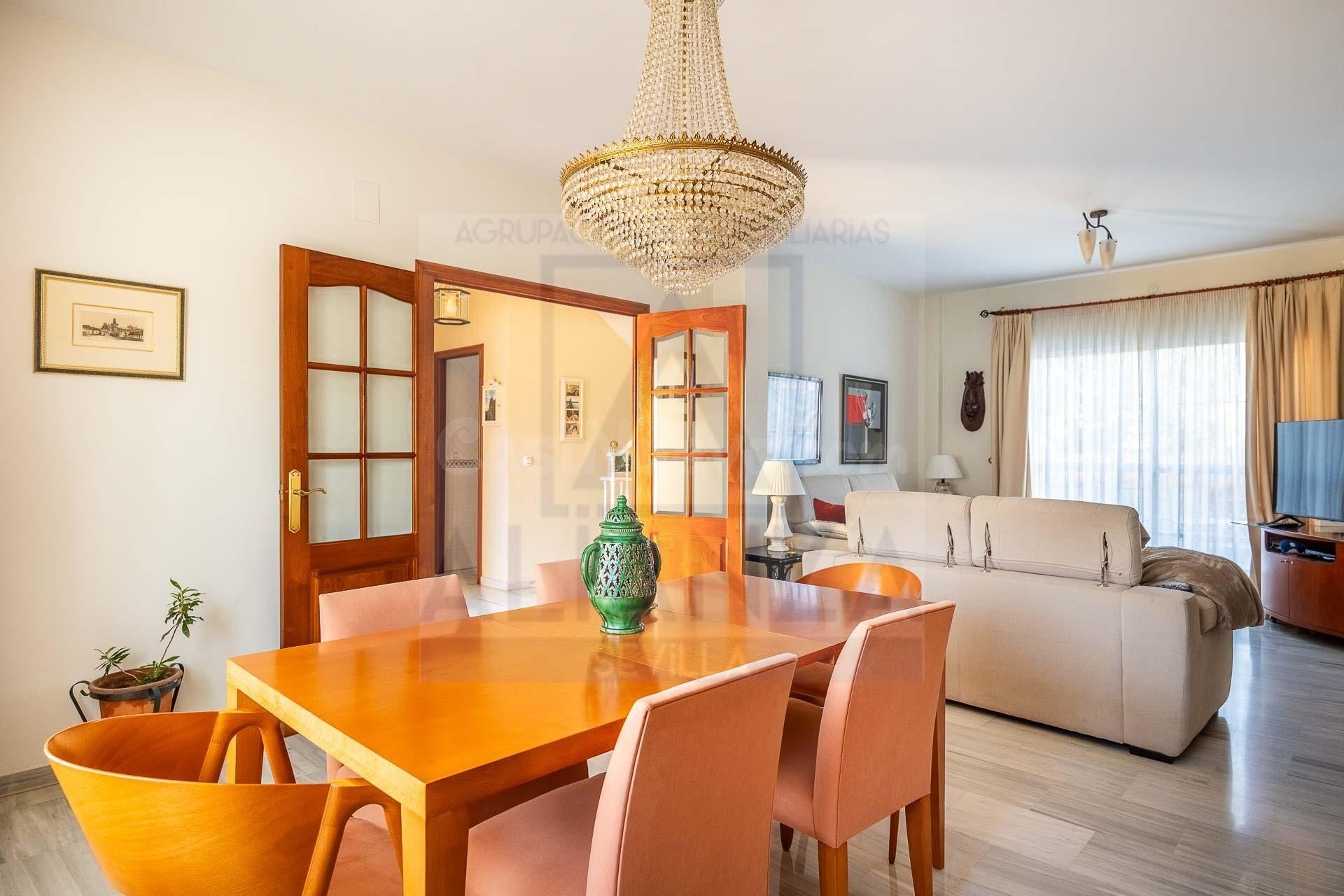 Chalet en venta en Valencina de la Concepción - foto 4