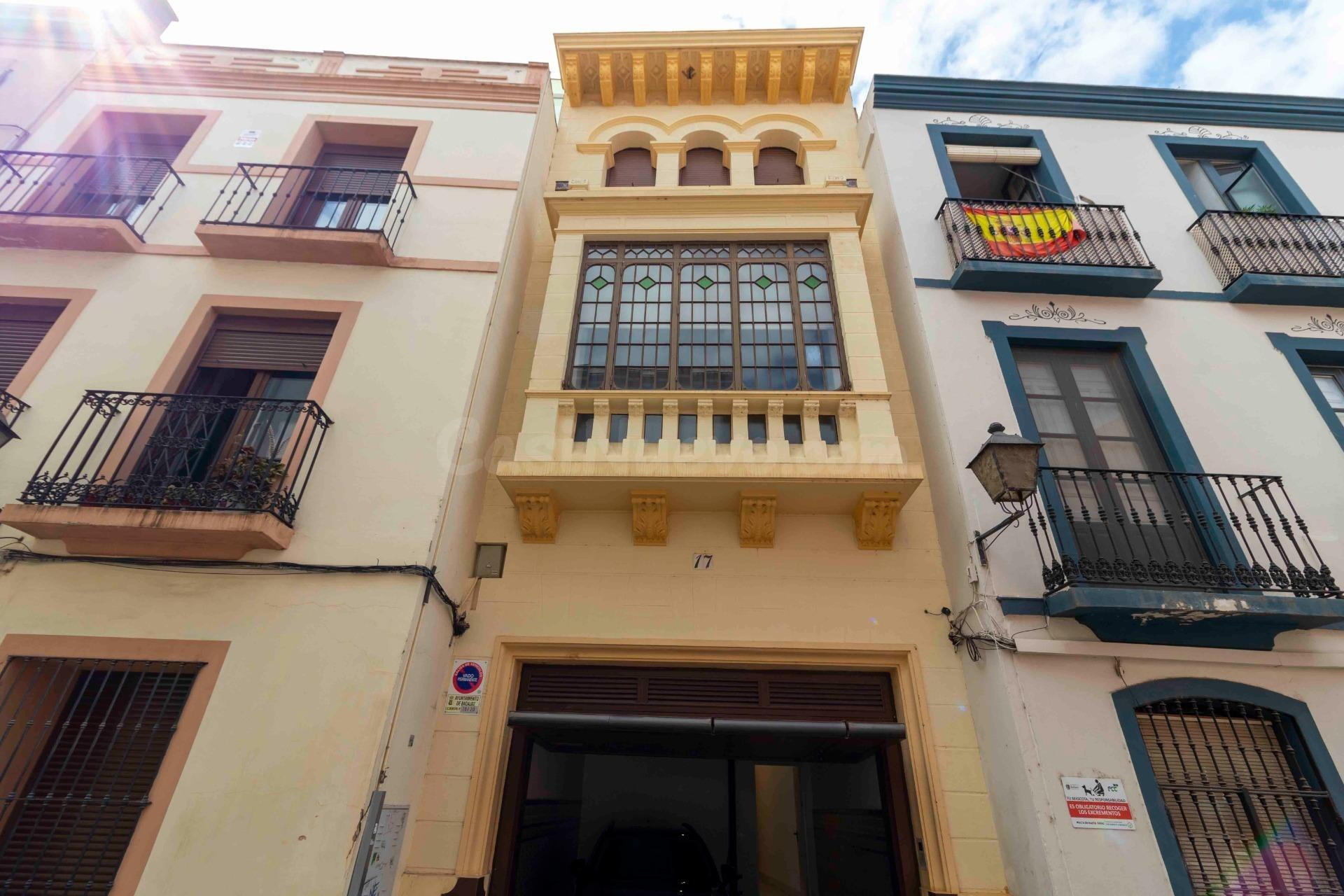 PALACETE EN PLENO CORAZON DE LA CIUDAD