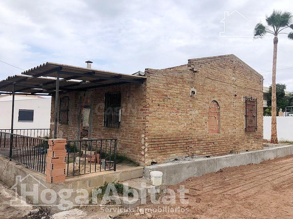 FINCA CON TERRENO PARA HACER A TU GUSTO
