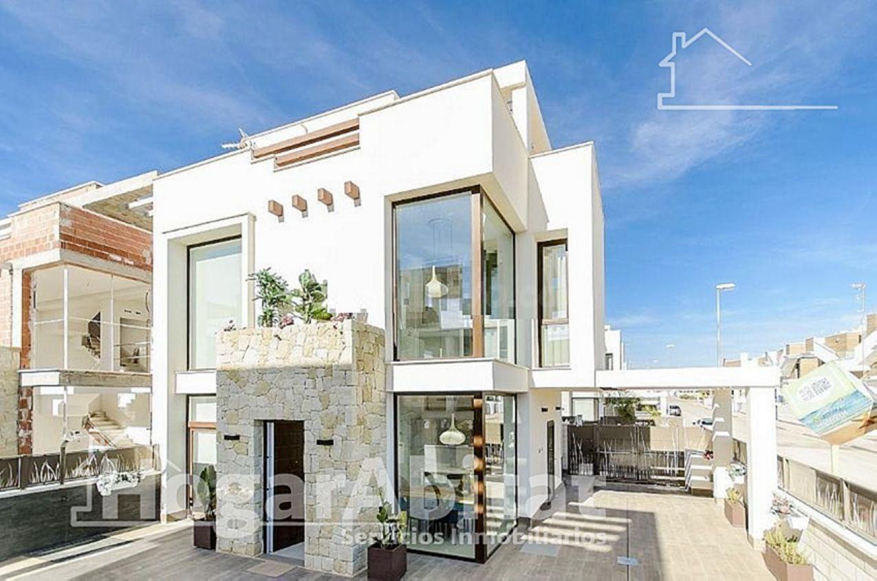 MARAVILLOSO CHALET CON JARDÍN, PISCINA Y GARAJE - foto 5
