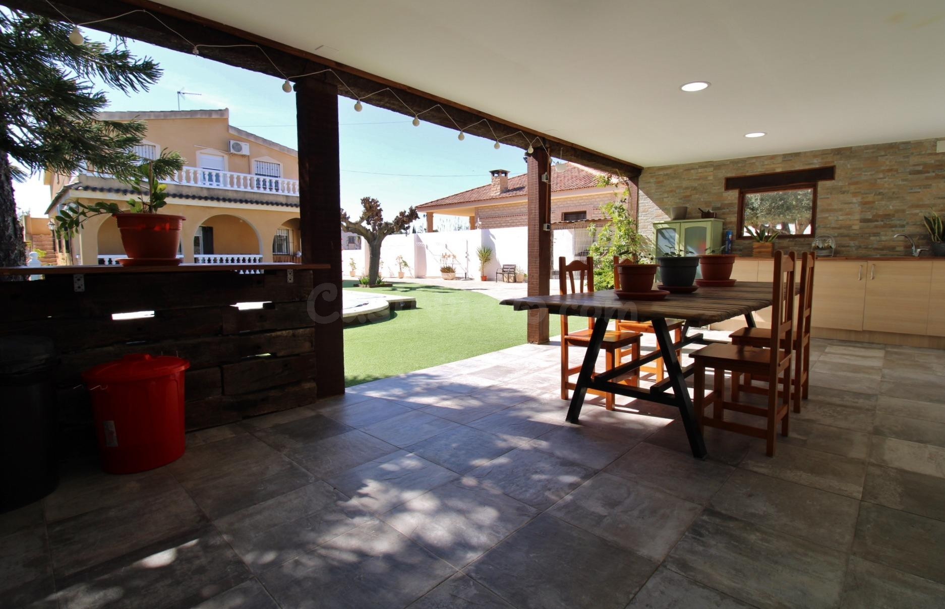 Sensacional vivienda unifamiliar de 2 plantas con grandes es - foto 5