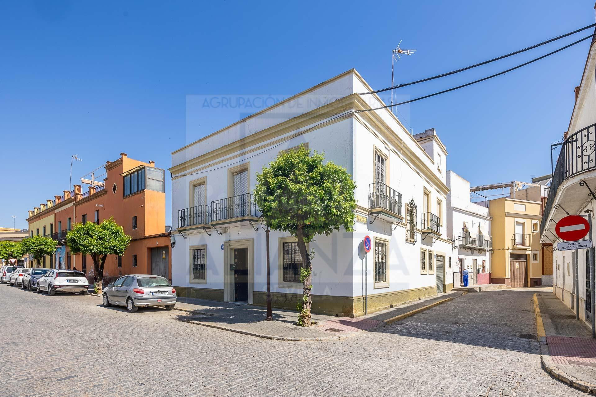 Venta de casa en el centro de Camas (Sevilla) - foto 3