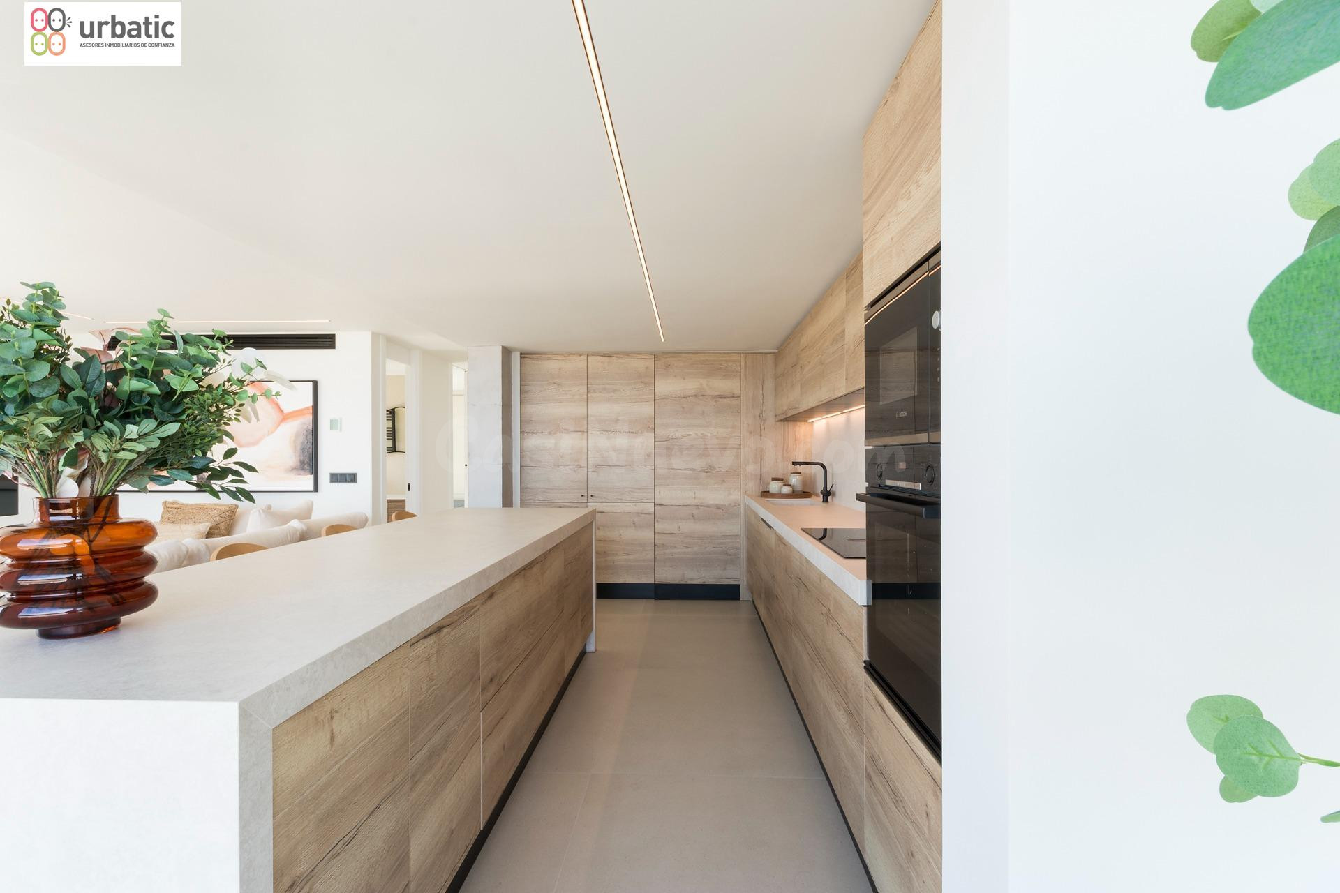Exclusivo Apartamento Reformado en Primera Línea de Playa en - foto 4