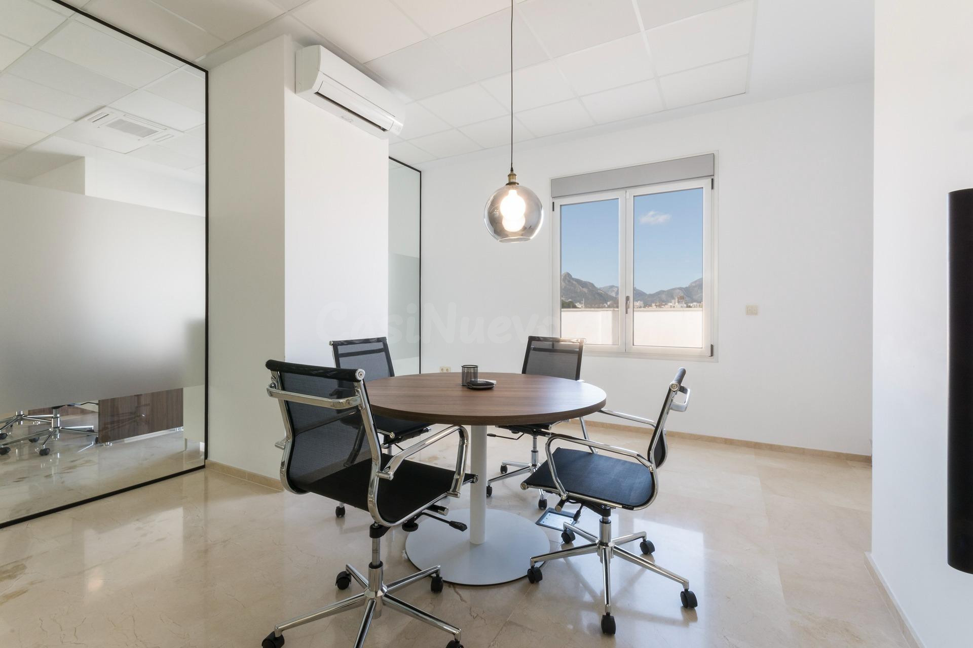 Oficinas en Zona Premium - Amplios Espacios de Trabajo - foto 2