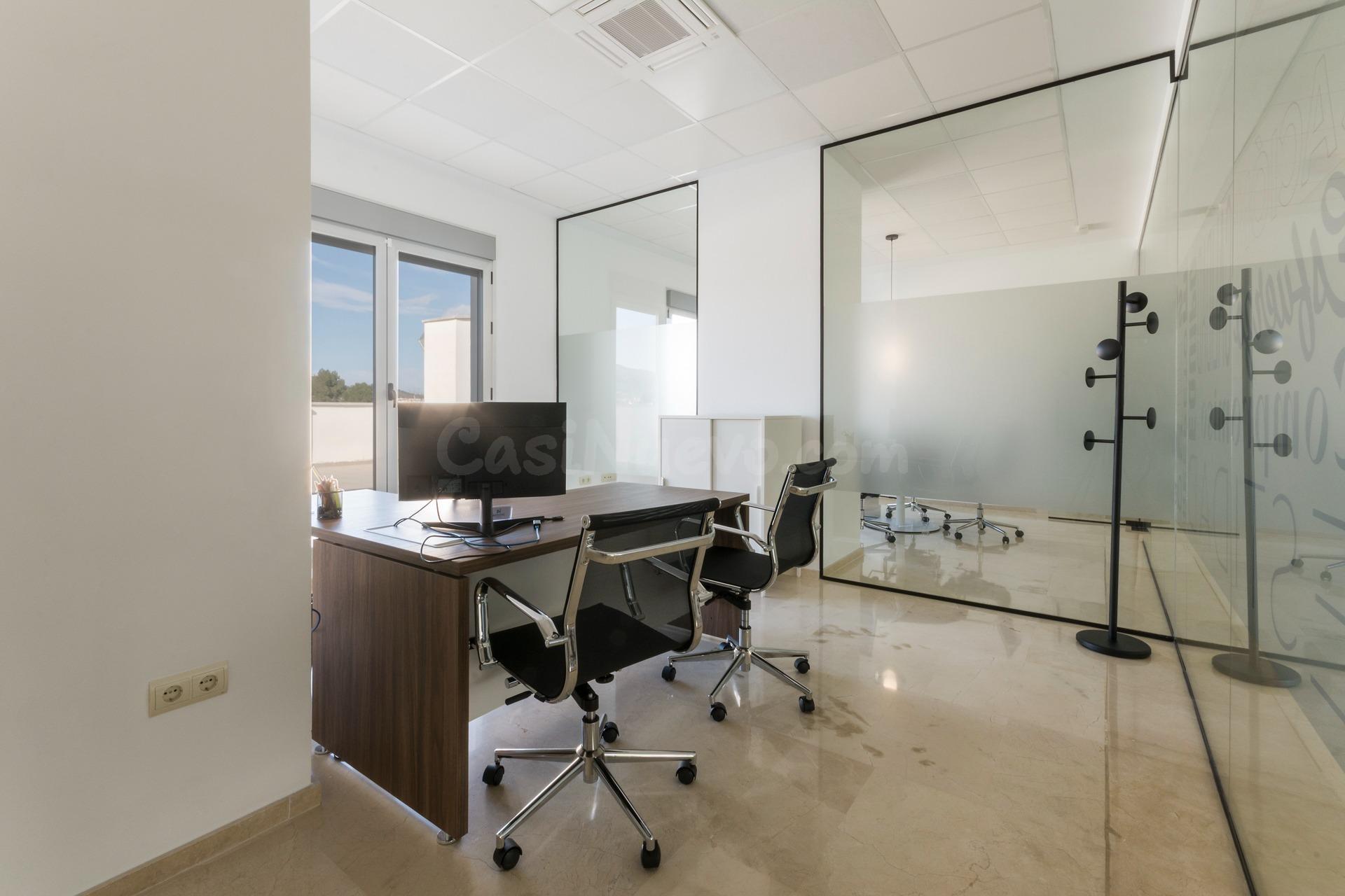 Oficinas en Zona Premium - Amplios Espacios de Trabajo - foto 5