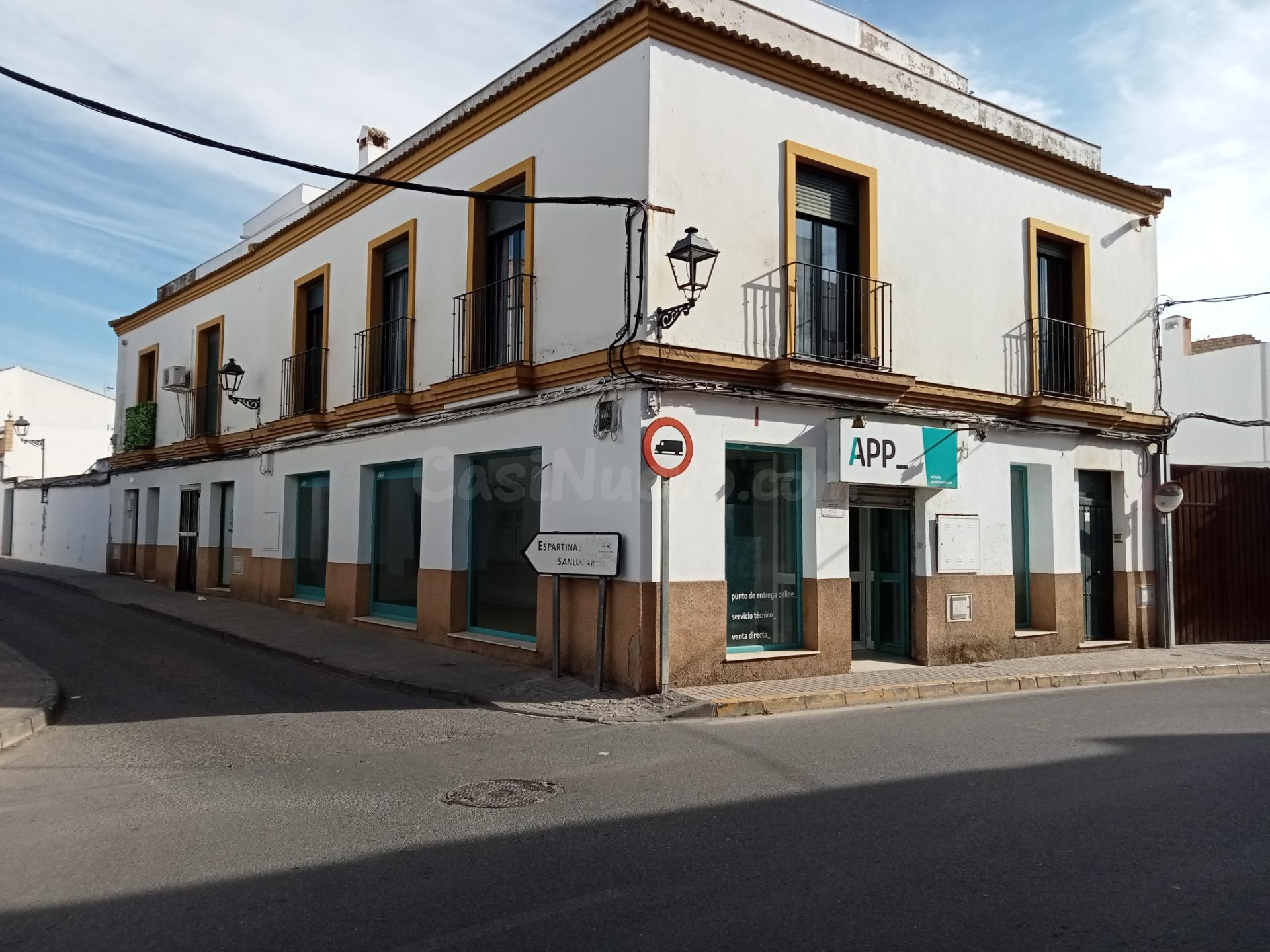 Local comercial en venta en pleno centro de Umbrete - foto 2