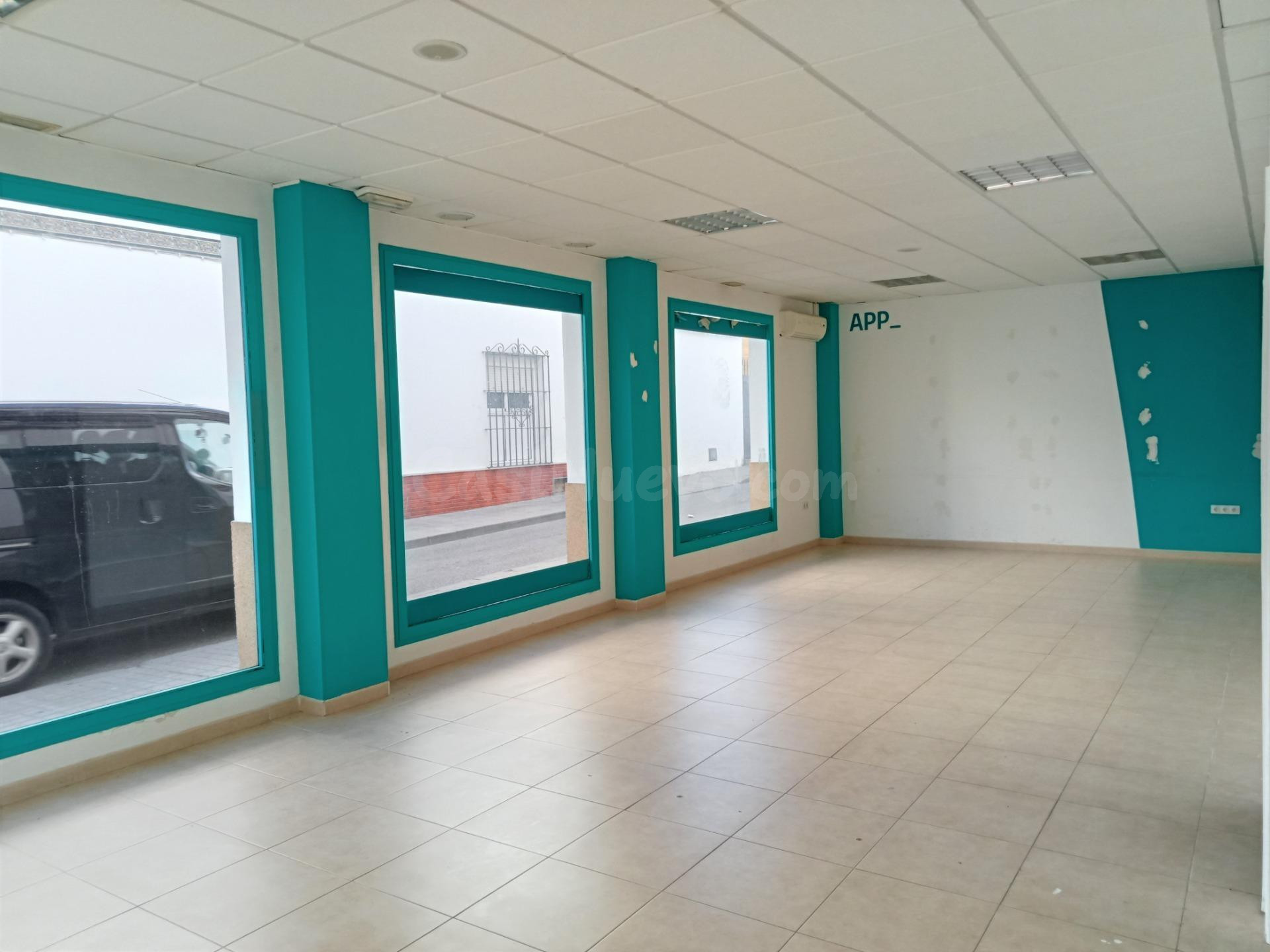 Local comercial en venta en pleno centro de Umbrete - foto 5