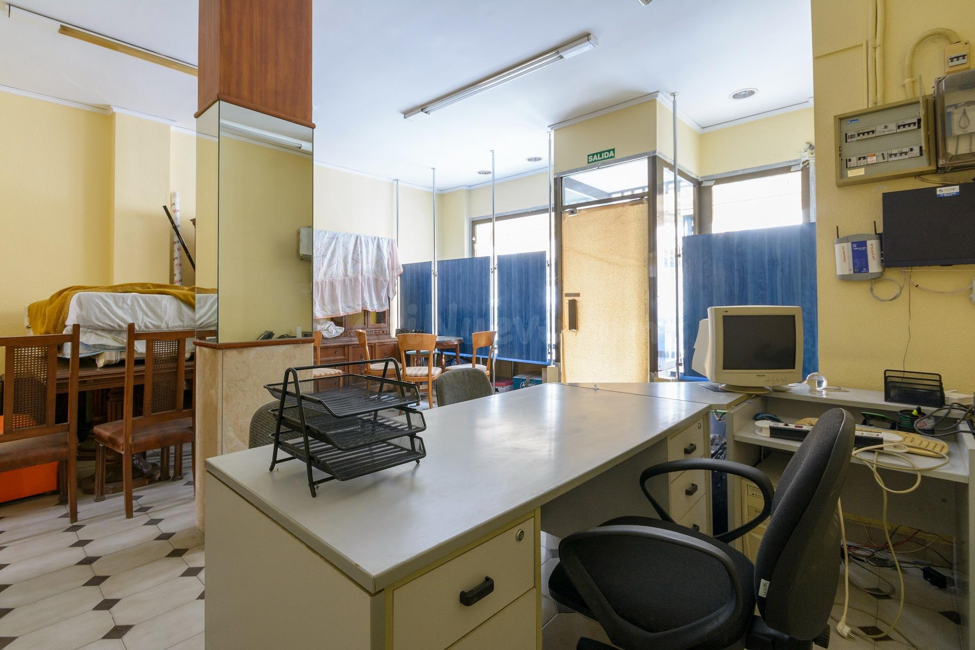 Planta Baja con Patio en el Centro de Gandía – Vivienda o In - foto 3