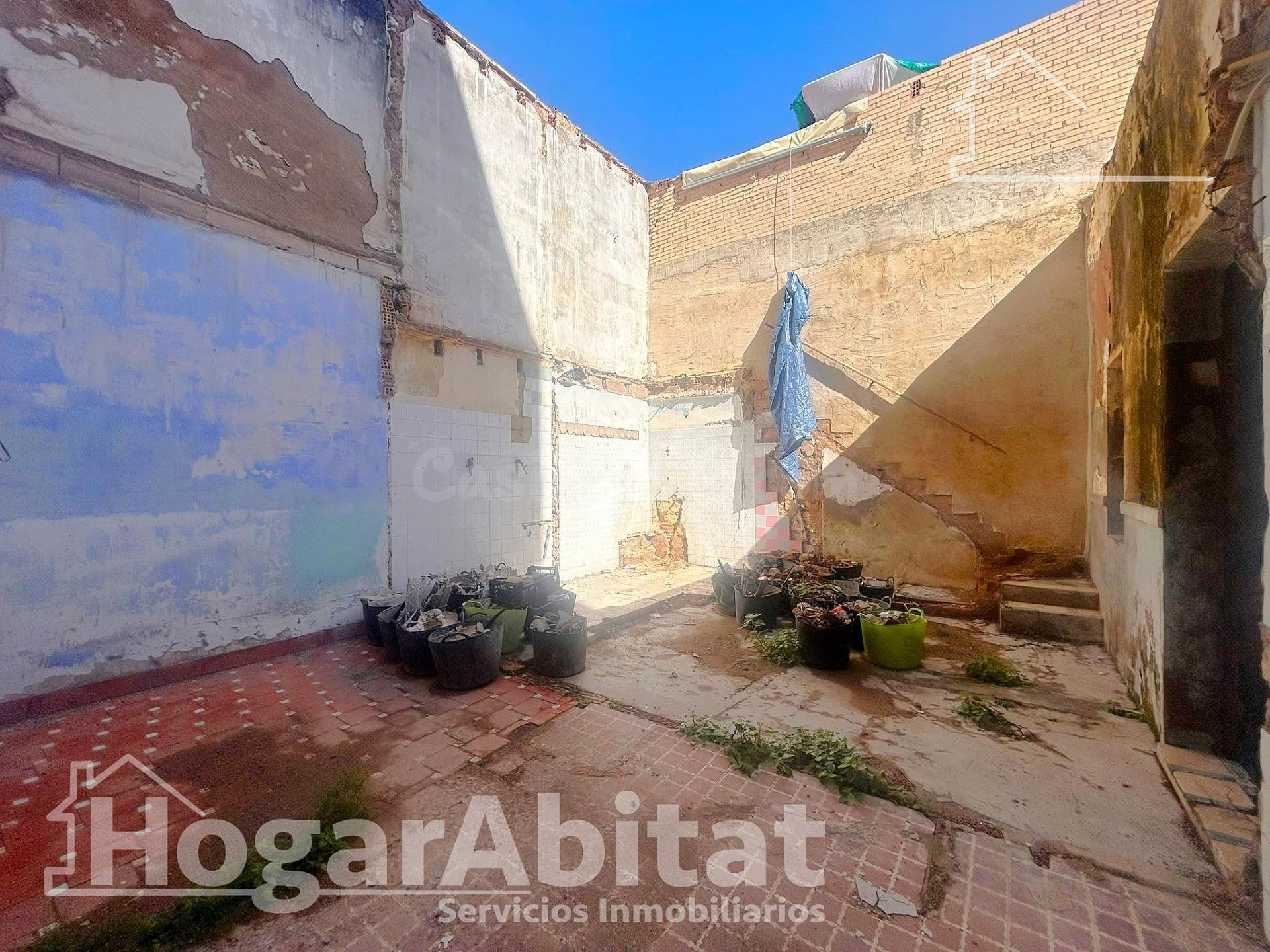 CASA ACOGEDORA Y LUMINOSA PARA REFORMAR CON TERRAZA - foto 5