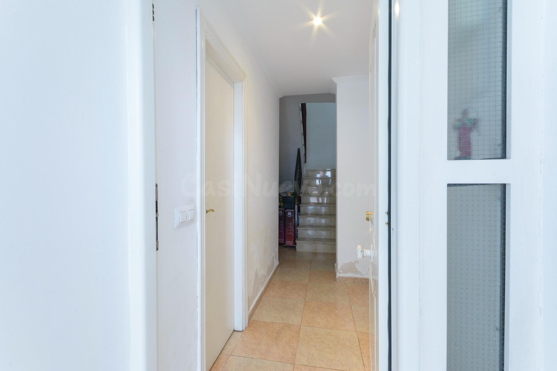 Amplio y luminoso piso de 2 habitaciones y 2 baños en Gandia - foto 5