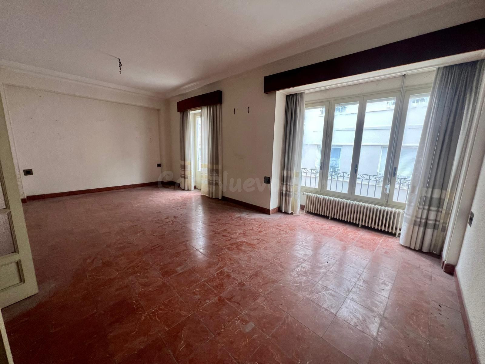 Piso señorial de 231 m2 en pleno centro de Elche con terraza