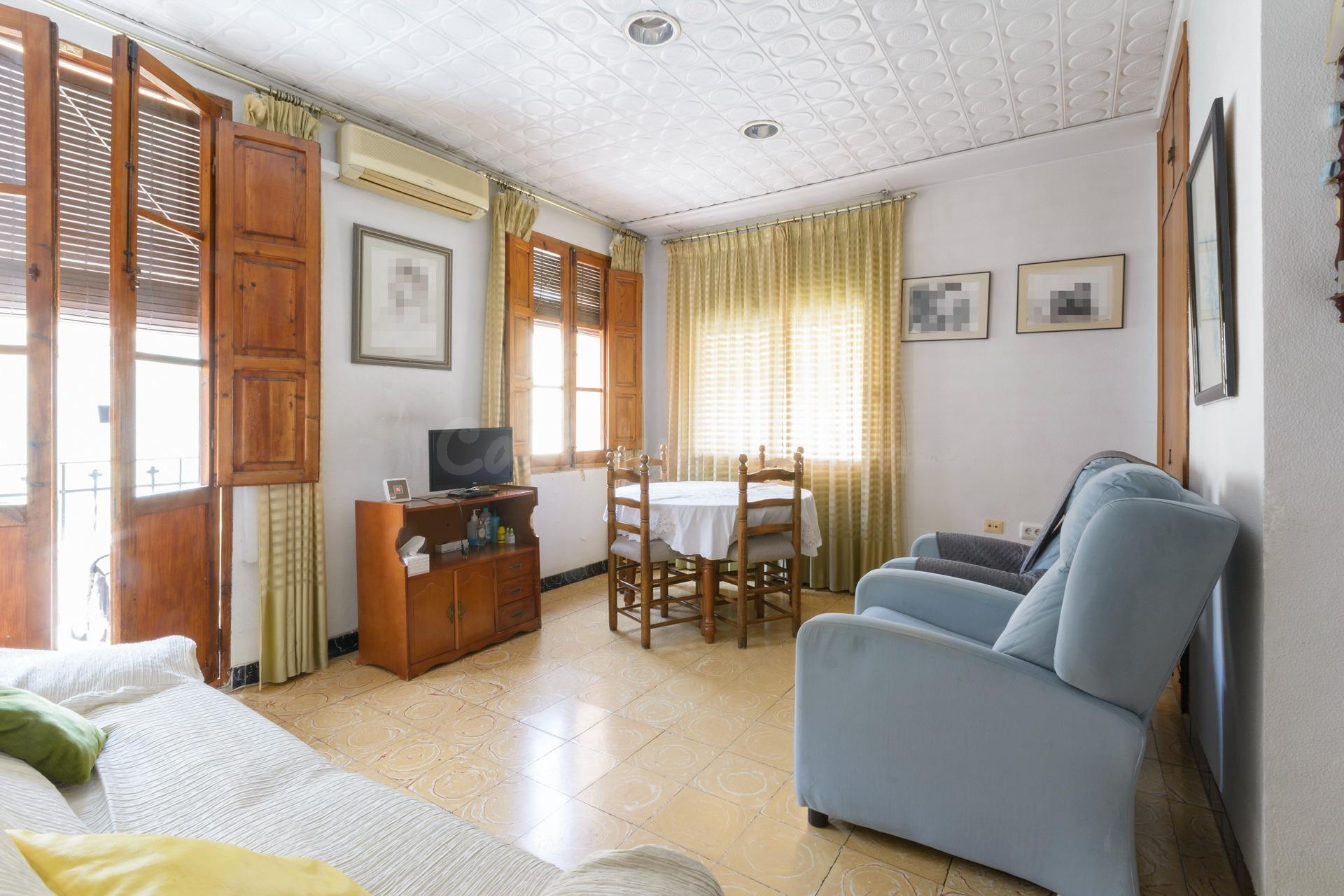 Casa planta baja y primer piso independiente  con garaje en  - foto 2