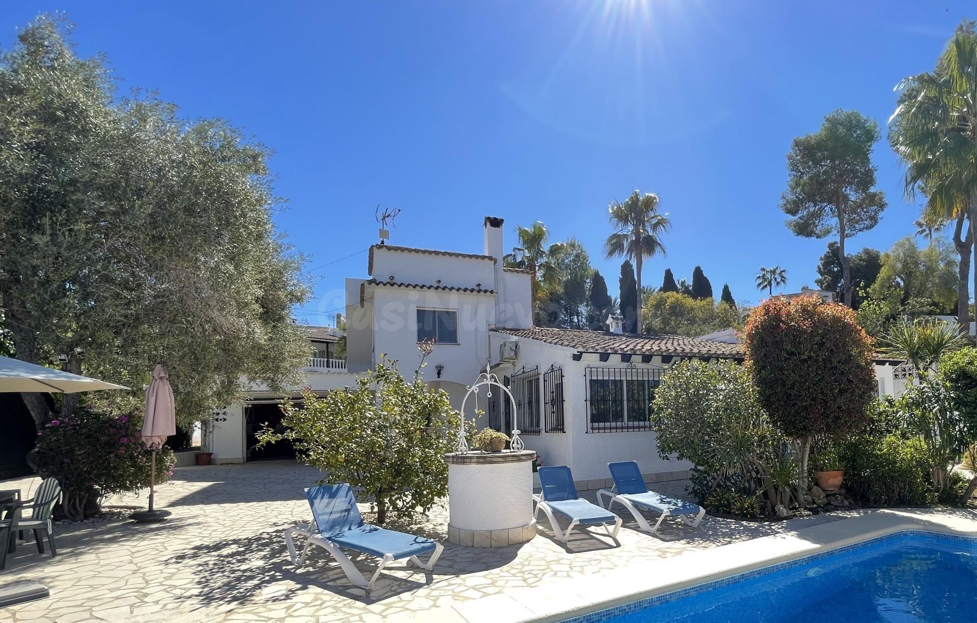 Se vende villa con encanto, a un paso de Moraira cengtro y a la playa El Portet - foto 3
