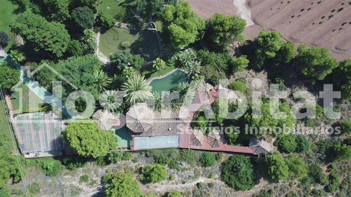 ESPECTACULAR VILLA DE LUJO EN URBANIZACIÓN PRIVADA - foto 5