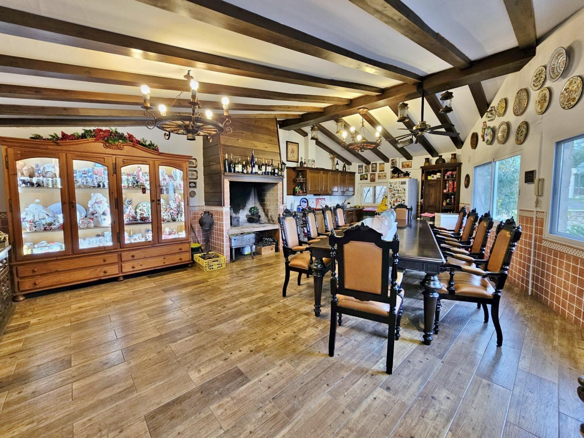 Espectacular chalet independiente con gran parcela y piscina - foto 3