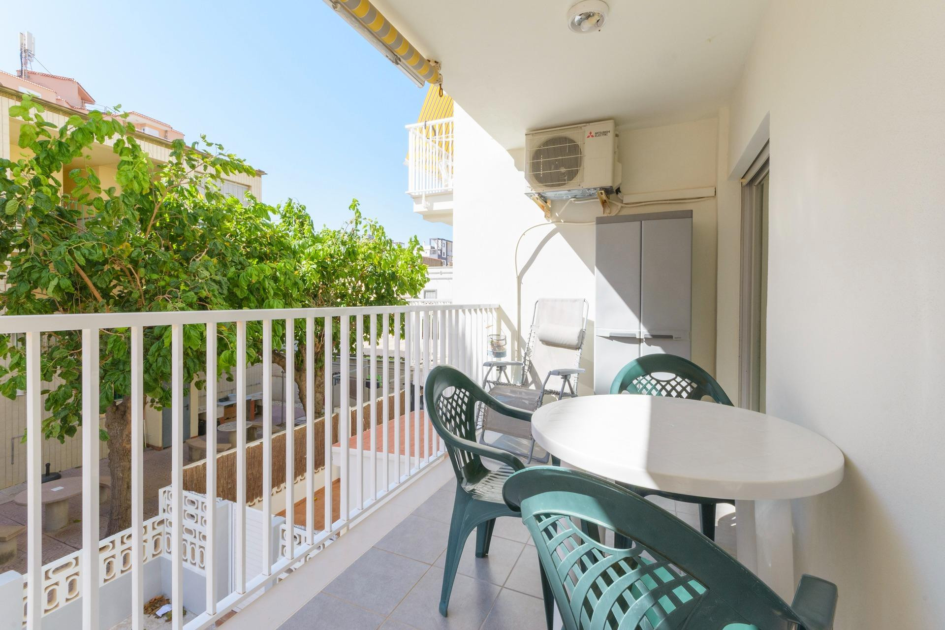 Apartamento en Playa Piles: Ideal para Inversión o Vacacione