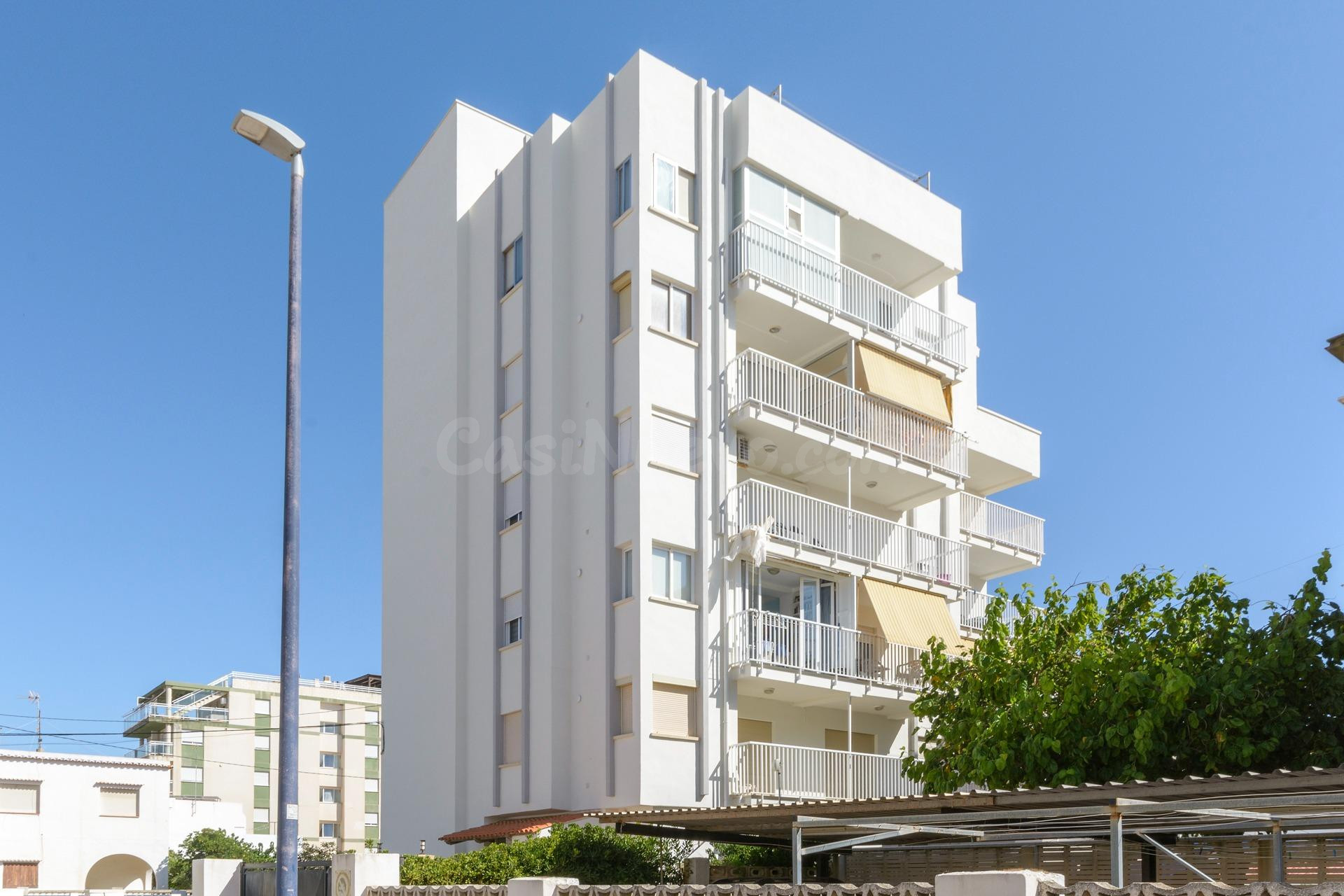 Apartamento en Playa Piles: Ideal para Inversión o Vacacione - foto 2