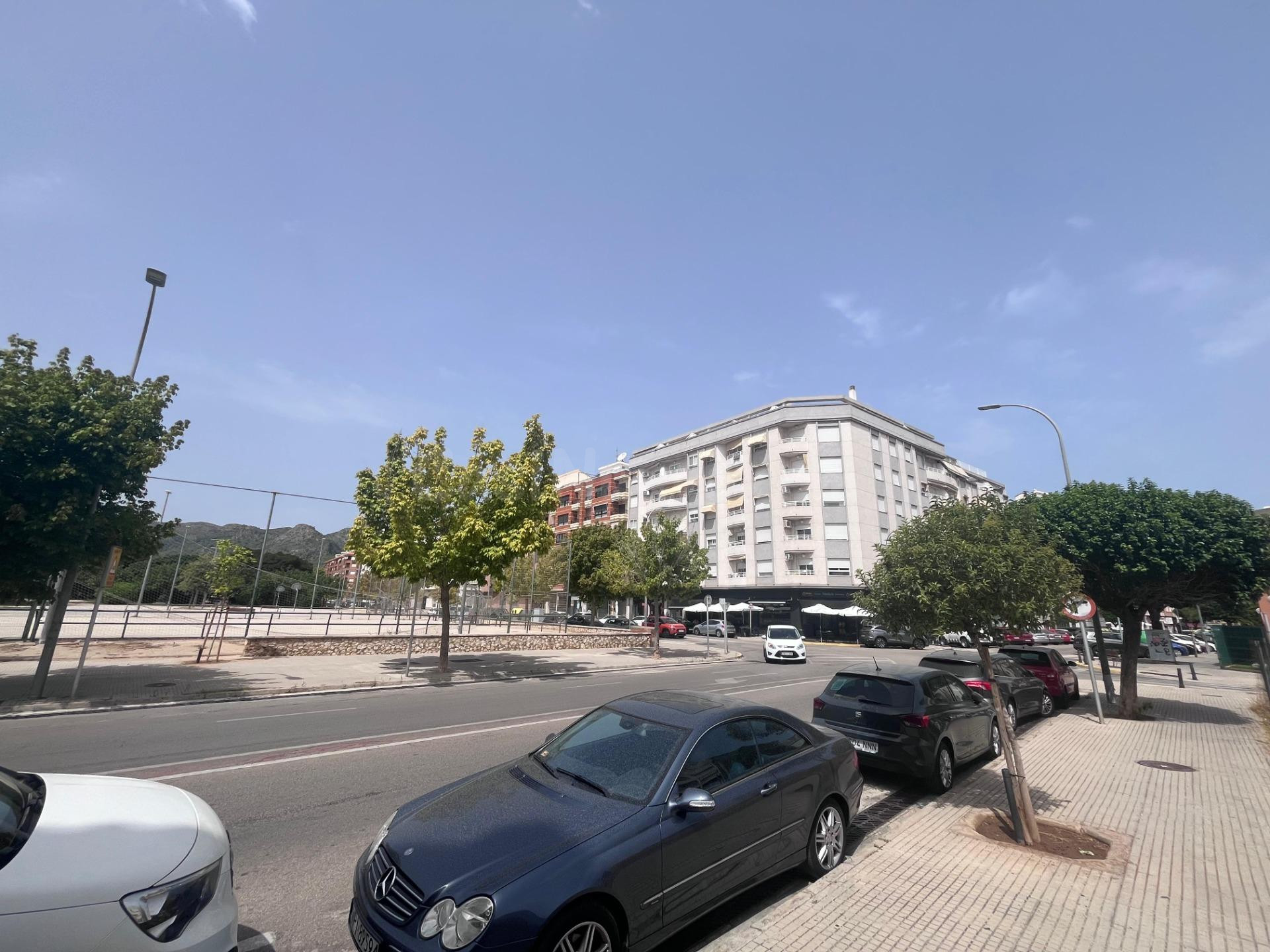 SOLAR URBANO EN EXCELENTE UBICACIÓN EN GANDIA - foto 5