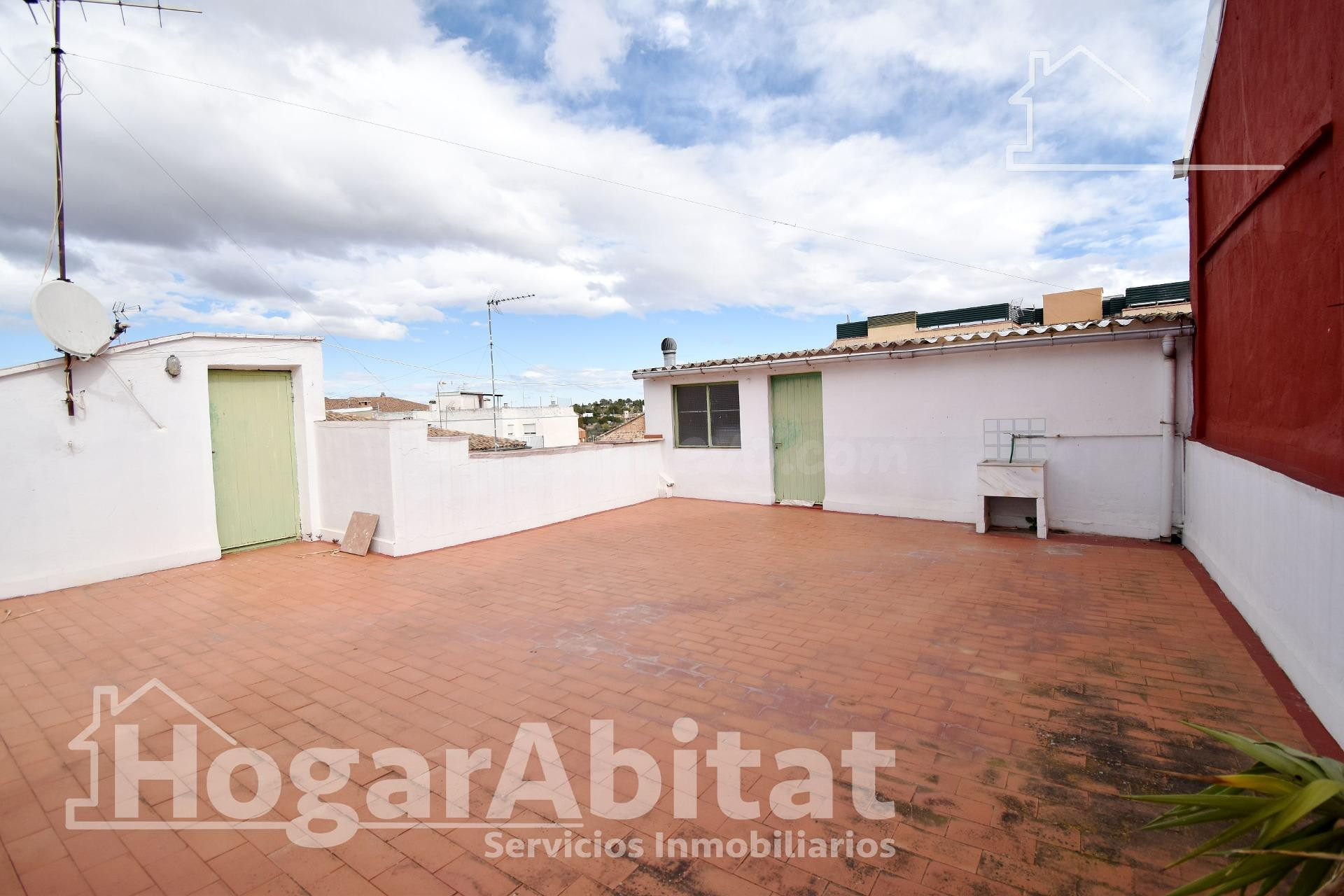 AMPLIO ADOSADO CON GARAJE, TERRAZA Y TRASTERO - foto 4