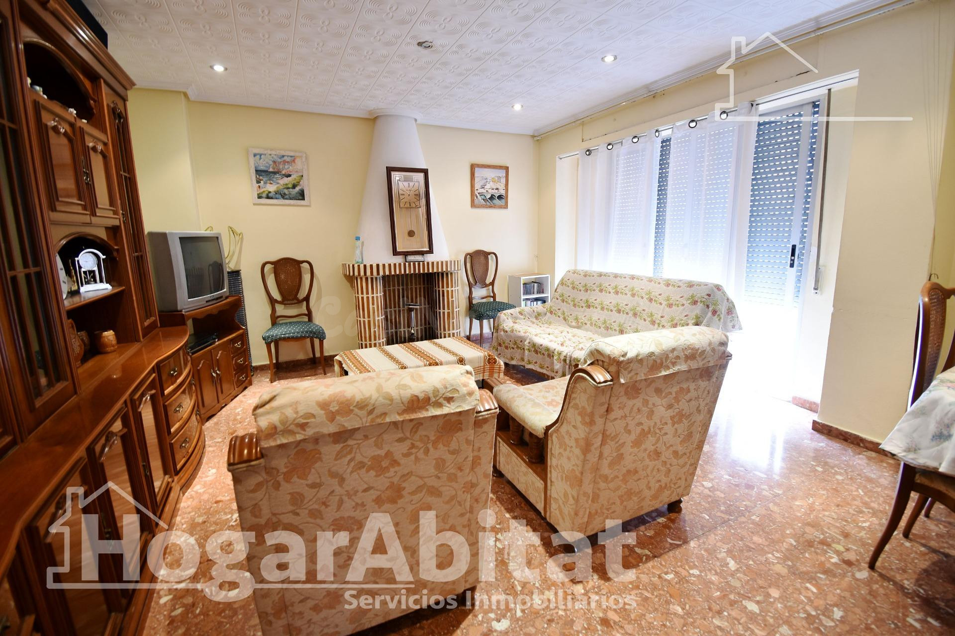 AMPLIO ADOSADO CON GARAJE, TERRAZA Y TRASTERO - foto 5