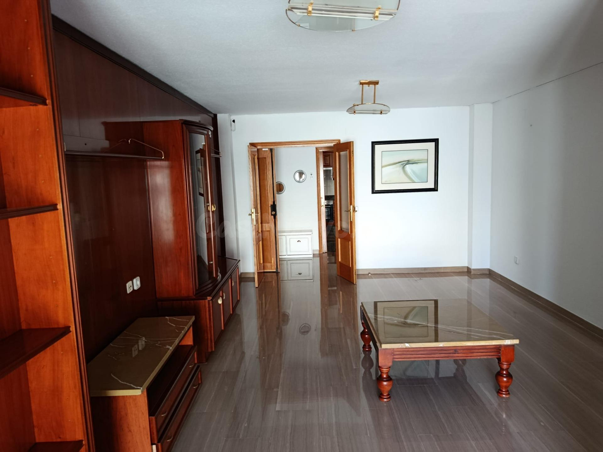 Piso muy bien situado y preparado para entrar.