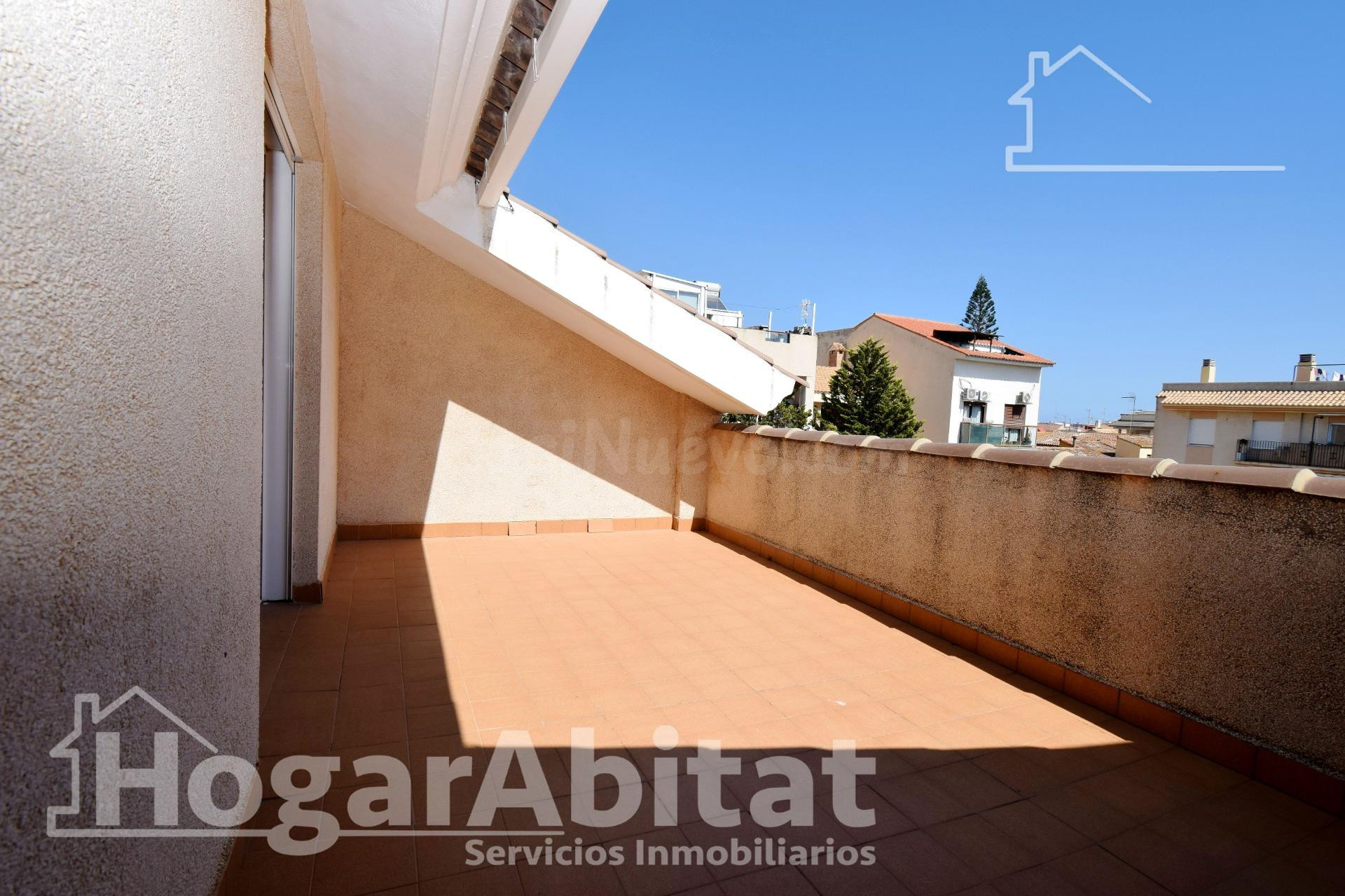 ¡CANET CENTRO! PRECIOSO ADOSADO LUMINOSO CON GARAJE Y DOS AM - foto 4