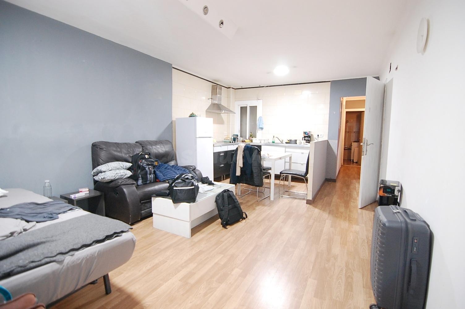 Amplio Local Adaptado como Vivienda en La Salud - Oportunida - foto 4