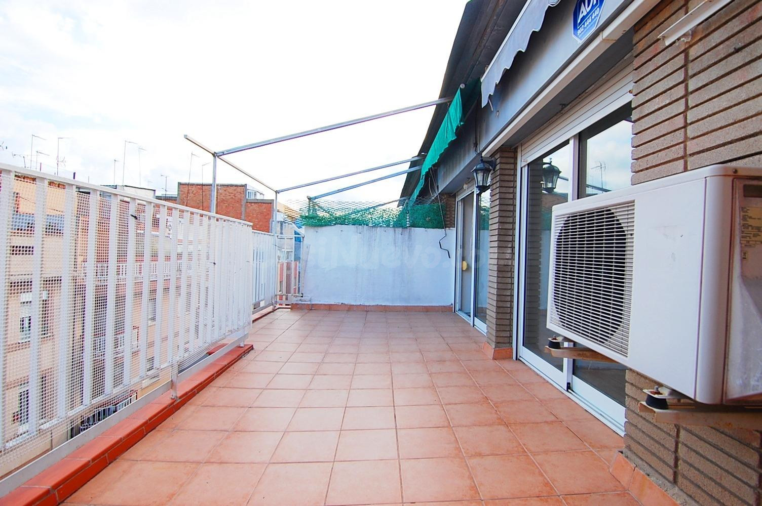 Ático Dúplex con Exclusiva Terraza de 18 m2 en Santa Coloma 
