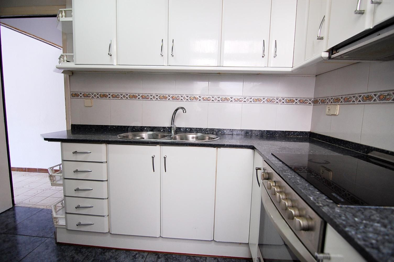 Ático Dúplex con Exclusiva Terraza de 18 m2 en Santa Coloma  - foto 5