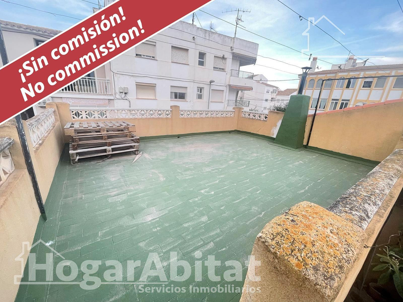 ¡OPORTUNIDAD DE INVERSIÓN! CHALET CON TERRAZA Y PARCELA, EN  - foto 2