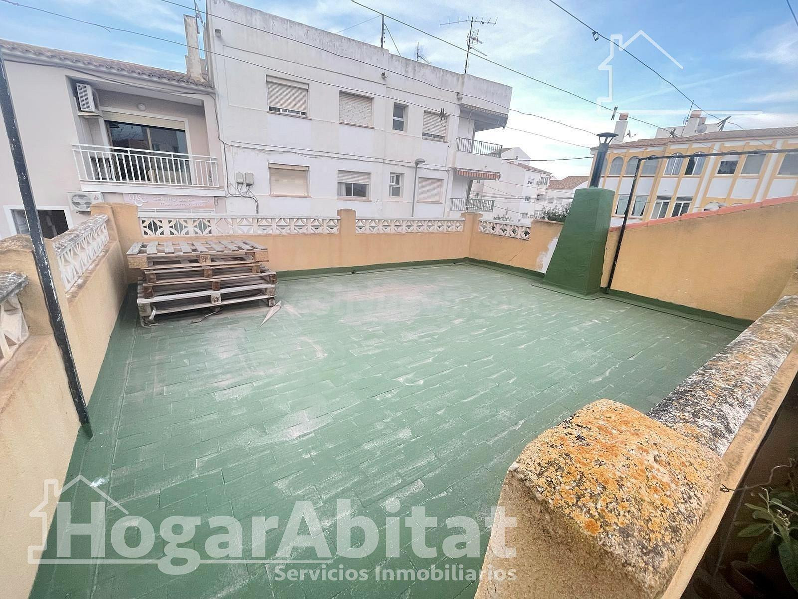 ¡OPORTUNIDAD DE INVERSIÓN! CHALET CON TERRAZA Y PARCELA, EN  - foto 5