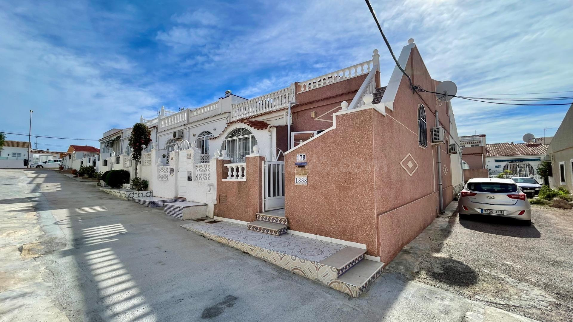 Bungalow en esquina con vistas a las Salinas