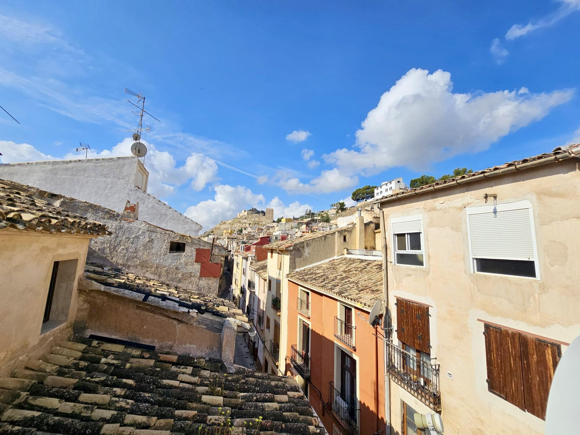 Encantadora casa de pueblo en Jijona con buenas vistas - foto 2