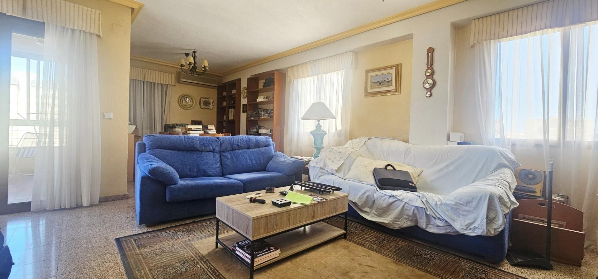 Amplio Piso en Alicante, Zona Babel - ¡Tu Nuevo Hogar Espera - foto 2