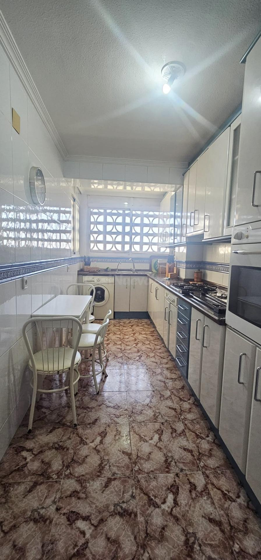 Amplio Piso en Alicante, Zona Babel - ¡Tu Nuevo Hogar Espera - foto 4