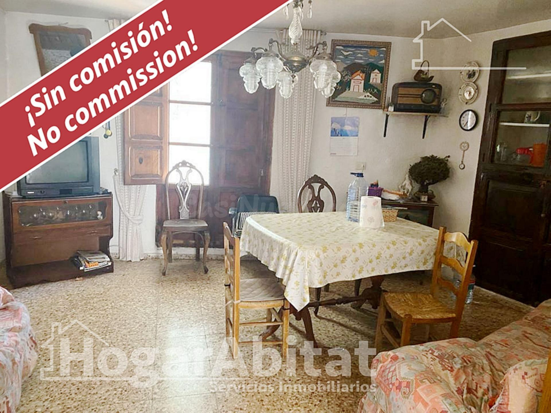 ESPACIOSA CASA CON TERRAZA Y GARAJE - foto 2