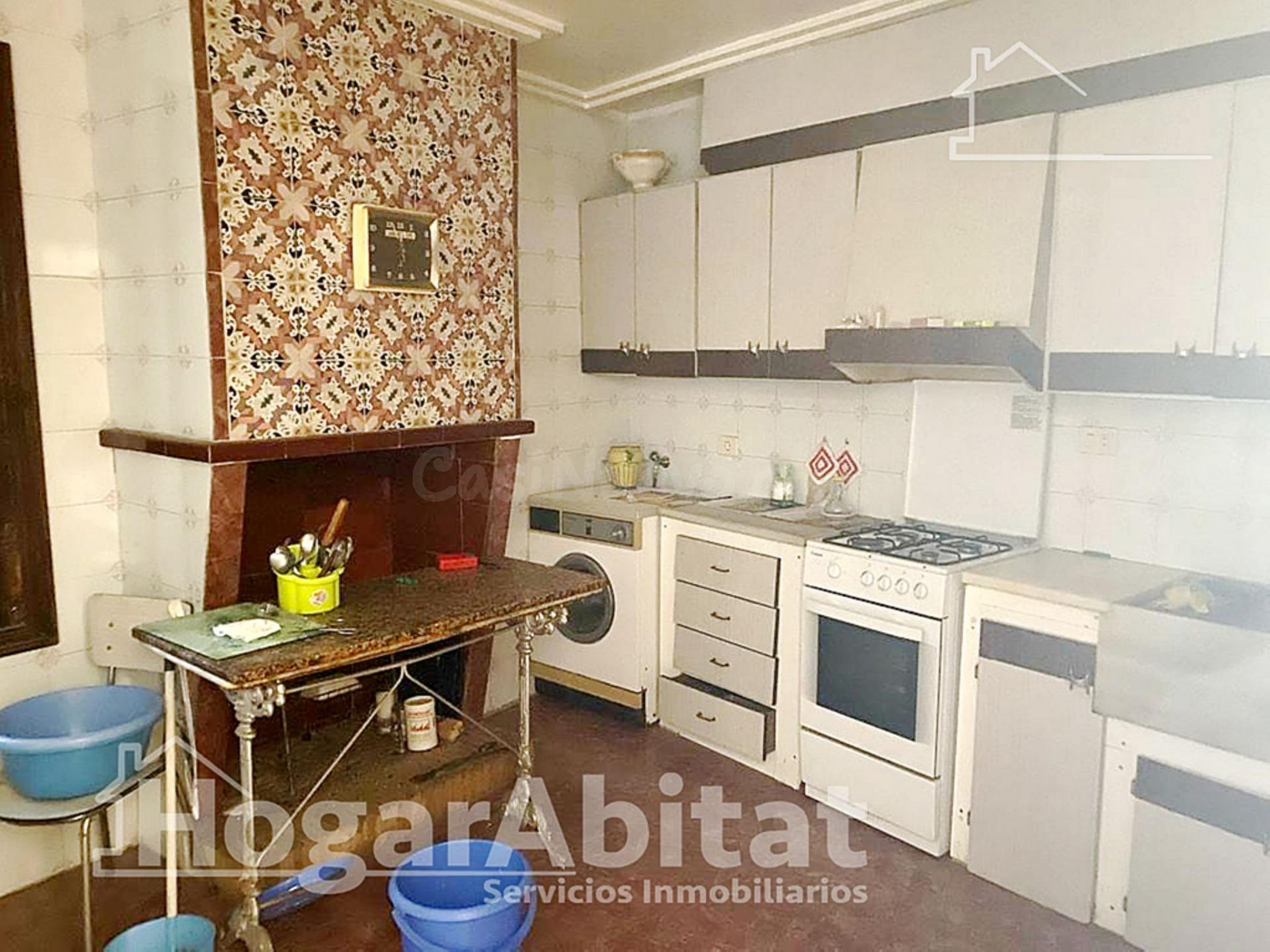 ESPACIOSA CASA CON TERRAZA Y GARAJE - foto 4