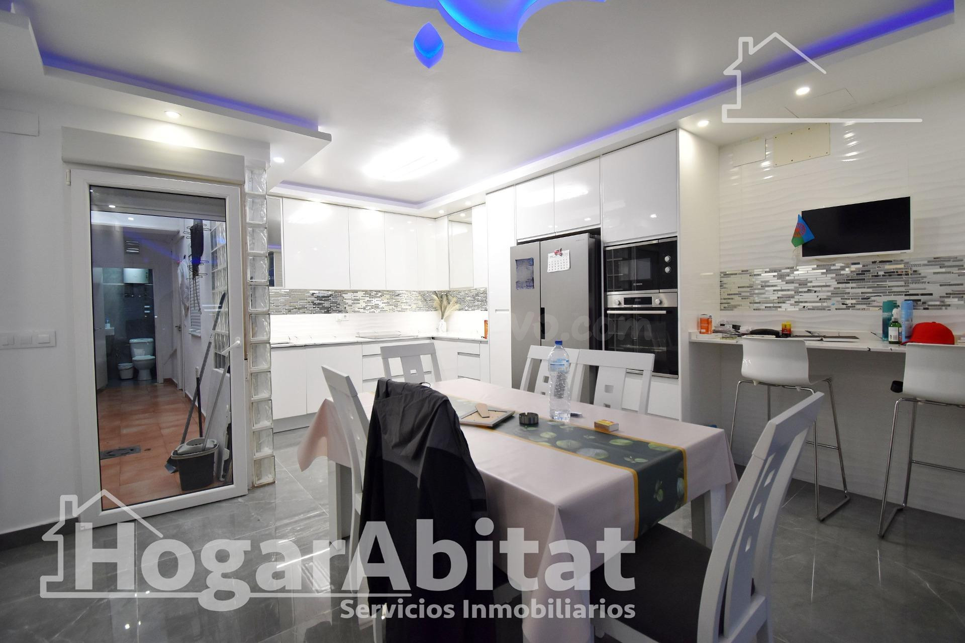 CASA REFORMADA Y MUY BONITA CON TRASTERO Y TERRAZA - foto 3