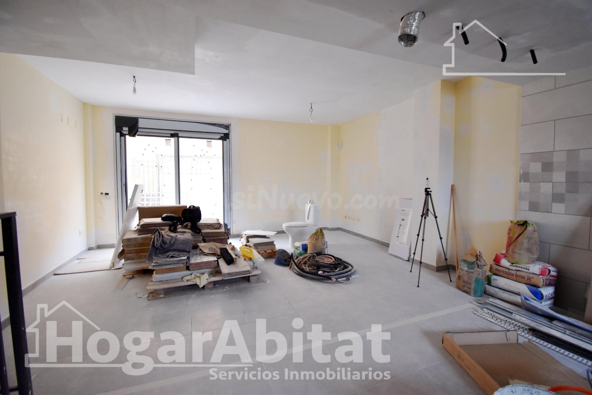 ADOSADO REFORMADO CON GARAJE Y DOS TERRAZAS - foto 3