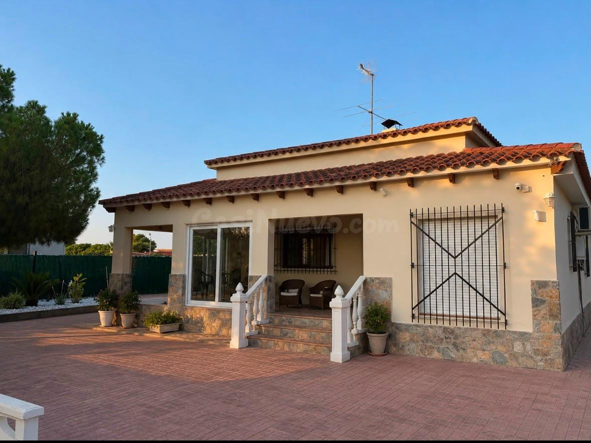 Precioso chalet independiente en Los Girasoles junto a Sol y Luz - foto 3