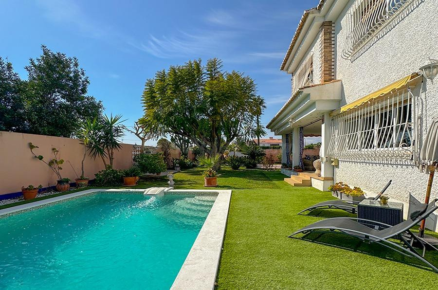 Espectacular villa independiente en la exclusiva zona de Vil - foto 3