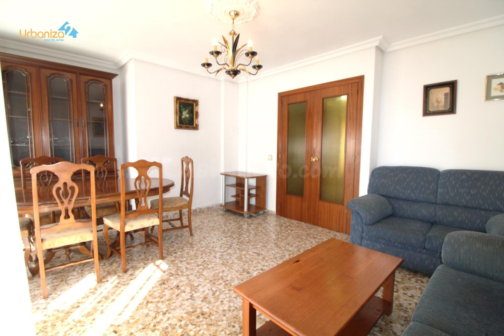 PISO 3 DORMITORIOS AMUEBLADO + TRASTERO (SAN ROQUE)